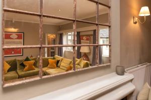 Spacious Country Cottage Sleeps 7, Air Con, Fire Pit & Dog Friendly close to Bath