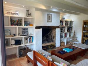 Maison en pierre avec jardin à 1500 m de la plage de Vazen - FR-1-418-157