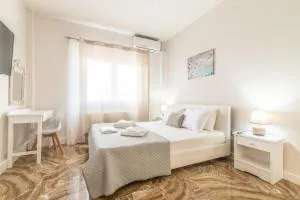 Stylish Apartment near the Beach with parking - Pentamodi