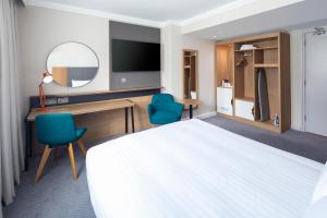 Standard Double Room - Disability Access room in Holiday Inn High Wycombe M40 Jct.4 an IHG Hotel