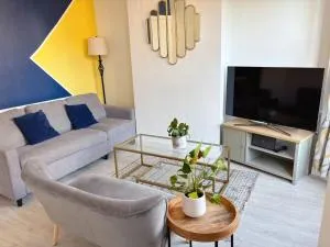 Sheffield 3-bedroom house with free street parking - Walkly