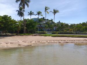 Bonita Village Beachfront Apt with Pool & Balcony