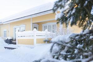 Arctic Circle Home close to Santa`s Village