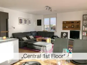 Ferienwohnung Central 1st floor - hochwertige Wohnung mit Balkon und Aufzug - Rickenbach