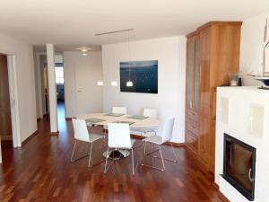 Ferienwohnung Seeblick - exklusive Wohnung in erster Reihe mit Balkon und Seeblick