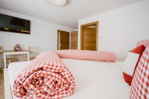 Nedererhof - Zimmer Alpenrose mit Gemeinschaftsküche