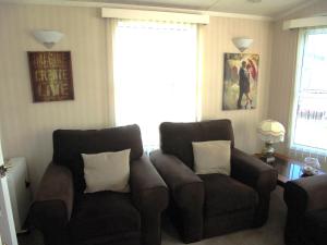 Golden Anchor : Ovation 4 Berth, Wrap Around Decking