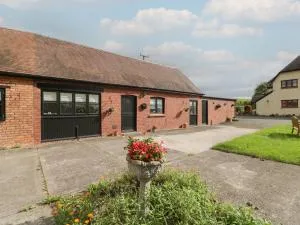 The Pheasant Two - Pen y Clawdd