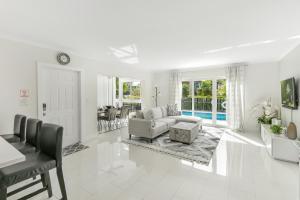 Pompano Jumbo - Sleeps 16 & priv pool