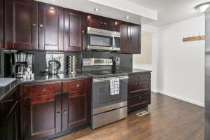 3BR TH 40 Mins from DC, Pets OK, Fenced Yard