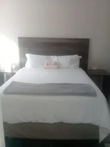 Bushbuckridge JBC Guest House - Dwarsloop