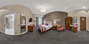 King Studio room in The Inn at Elon
