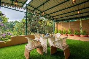 Sanjwat Homestays Bhimtal - Largest 5BR Luxury Orchard Villa