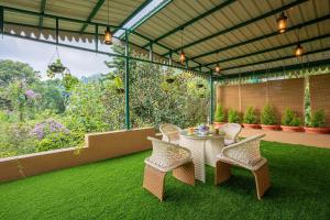 Sanjwat Homestays Bhimtal - Largest 5BR Luxury Orchard Villa