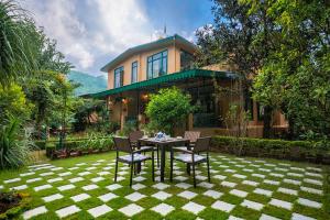 Sanjwat Homestays Bhimtal - Largest 5BR Luxury Orchard Villa
