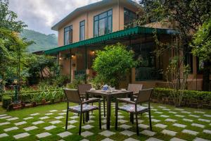 Sanjwat Homestays Bhimtal - Largest 5BR Luxury Orchard Villa
