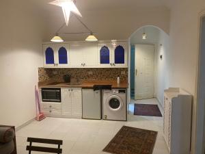 One Bedroom with Balcony WI-FI Downtown Sheraton Plaza 226