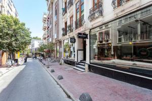 Central location with 2 bedrooms