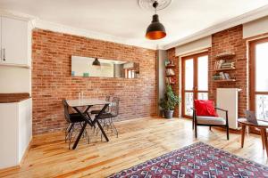 Central location with 2 bedrooms