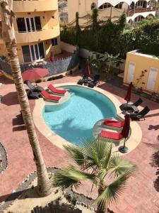 12C Amazing Views, Brand New Top Floor 2BR 2BA