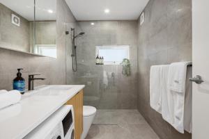 Coogee Ocean View - Deluxe one bedroom apartment