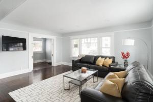 Bankers Hill Chic Roomy Home Near Airport