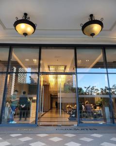 Uptown Parksuites Tower 1 at BGC - Staycations Up Above 12