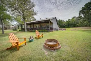 Cozy Checotah Retreat with Deck Near Eufaula Lake - Okmulgee