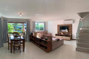 Geriba casa do canto- 2 minutos da praia a pé