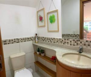 Geriba casa do canto- 2 minutos da praia a pé