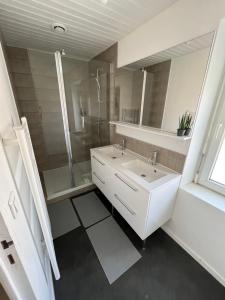 Maisons de vacances Terre et mer : photos des chambres