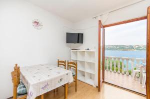 Apartments Seafront Jadranka 