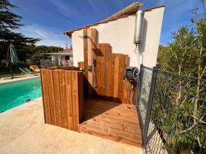 Anse Coco Luberon - Au calme, gite en Provence avec piscine partagée et parking