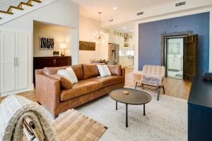 Upscale Texarkana Townhome, Walk to Downtown! - 4hvězdičkové hotely ve městě Texarkana