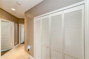 Redondo Beach Suite, 2 BR 1st floor Surf Gym workspace