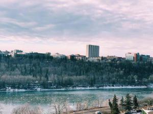 Brand New Dt 1 Br Close ToEdmonton, Canada