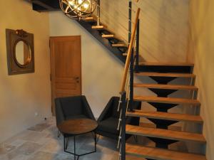 Château historique avec jardin, spa et salle de sport, idéal pour séminaires ou séjours détente - FR-1-426-516