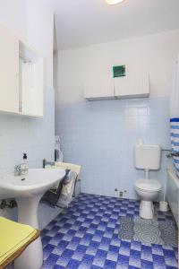 Apartments by the sea Pirovac, Sibenik - 11824