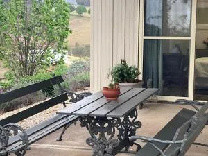 Midgee Cottage - Grattai