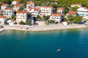 Apartments by the sea Jezera, Murter - 12728