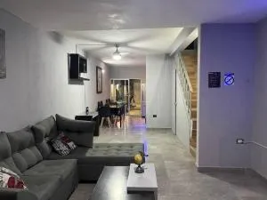 Residencia Aguacate con jacuzzi - El Centenario