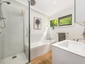 Walk to the MCG & AAMI Park - Free Late Checkout - Great location & Backyard