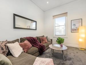 Walk to the MCG & AAMI Park - Free Late Checkout - Great location & Backyard