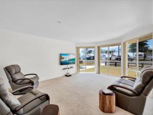 Ocean Road Oasis