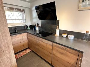 Appartement rénové avec balcon sud, centre Villard-de-Lans - FR-1-515-187