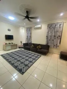 ROSHUS HOMESTAY MELAKA - Kampong Tanjong Laboh