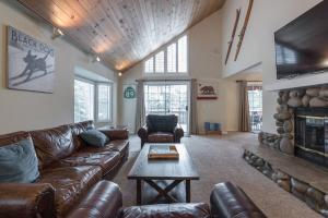 Tahoe Vista Home w/ Spa close to Northstar & Lake - 4hvězdičkové hotely ve městě Tahoe Vista