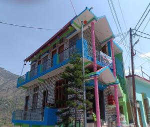 Gujrati Marwadi Cottage by StayApart