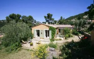 Gîte La Pinède Penchée (8 à 10 personnes 5km des plages - Évenos