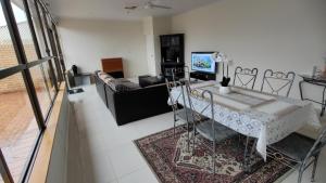 Tuggeranong Short Stay #11C - Sleeps 8